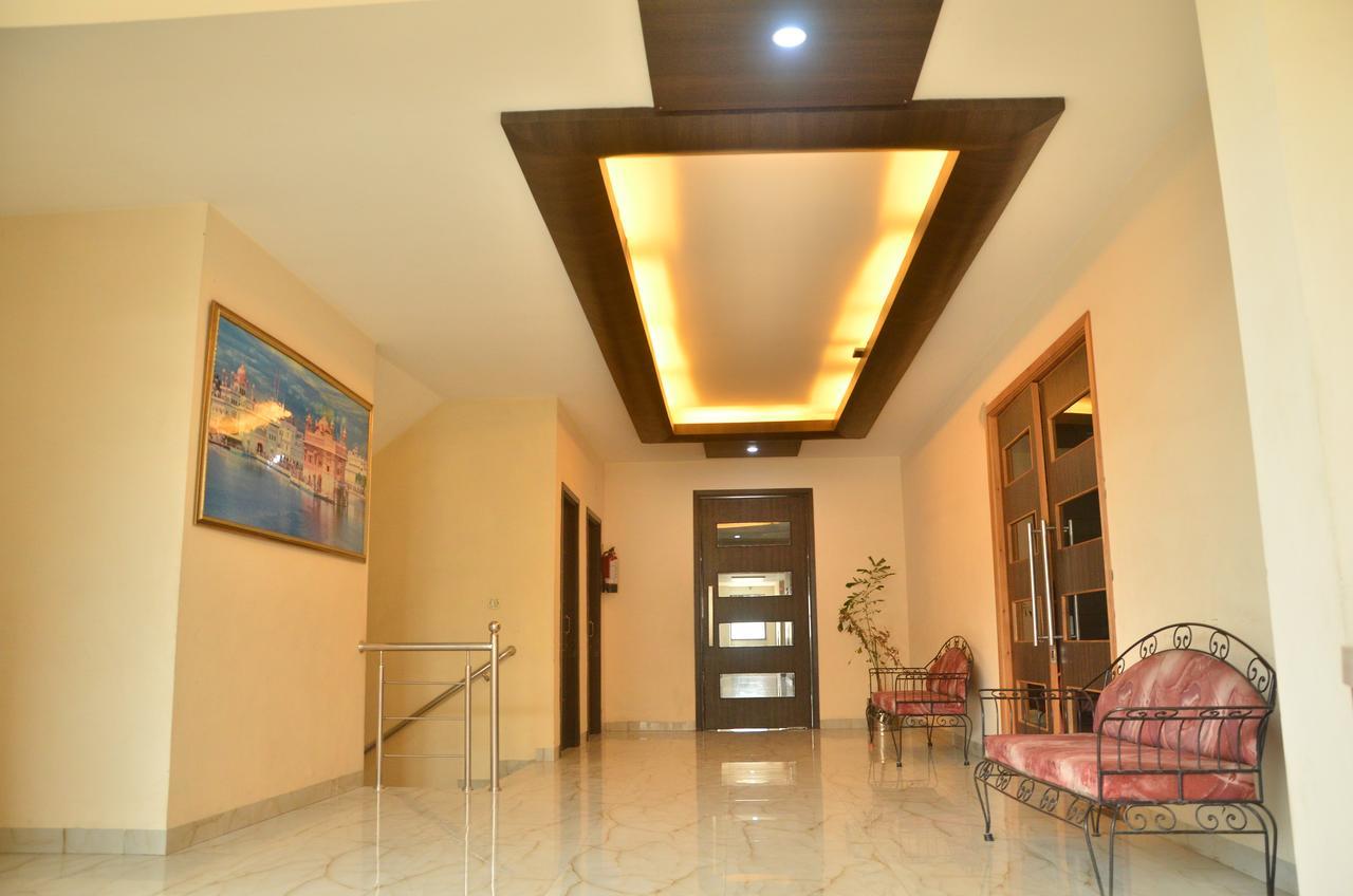 أمريتسار Hotel Milan Palace المظهر الخارجي الصورة