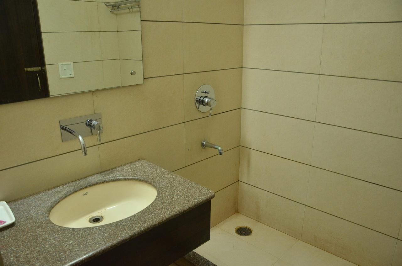 أمريتسار Hotel Milan Palace المظهر الخارجي الصورة